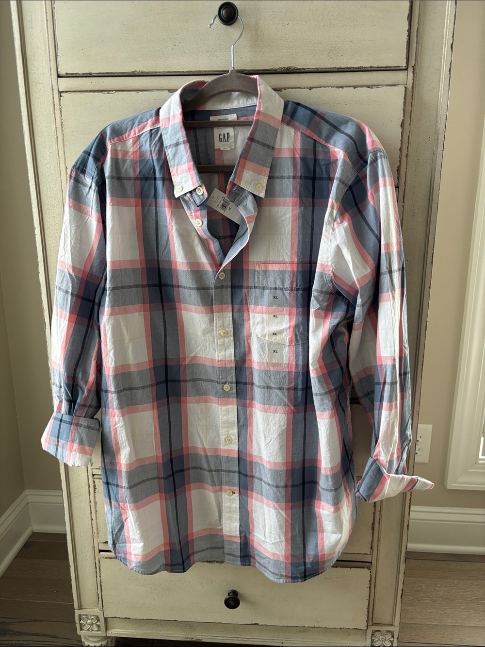 GAP Men’s Plaid Cotton Button-Down Shirt